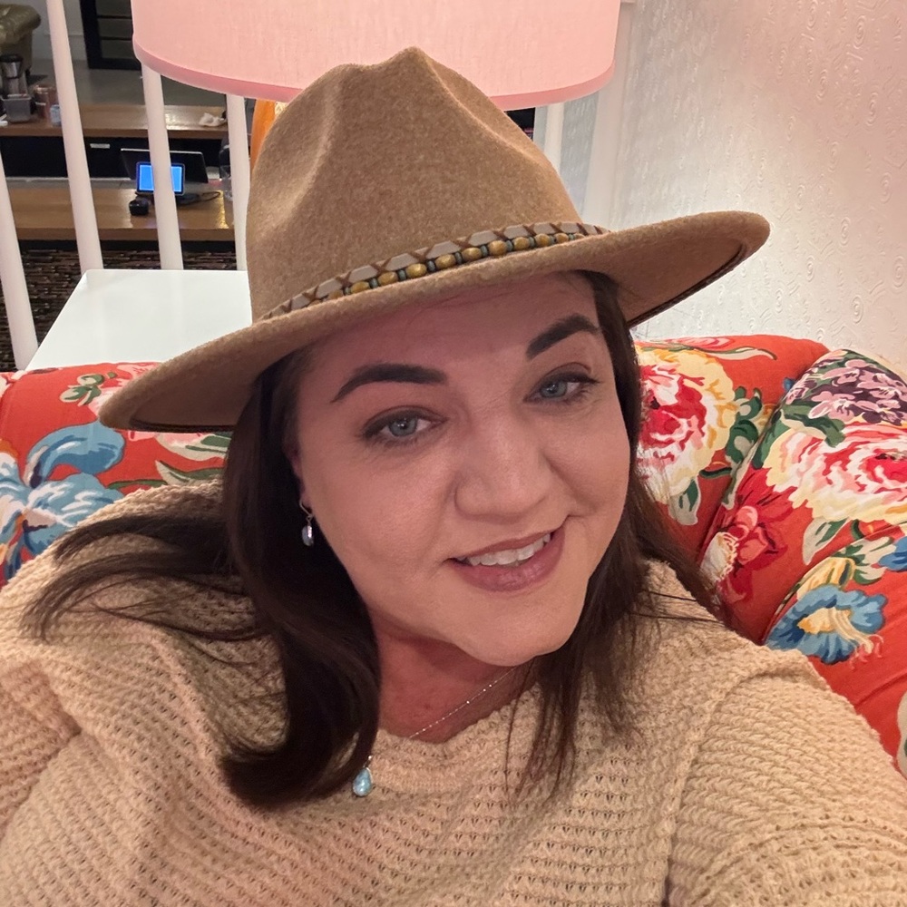 Meet your Posher, Carla